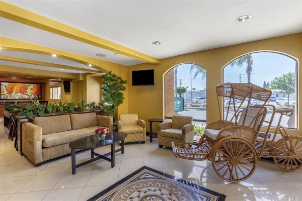 Quality Inn & Suites Westminster Seal Beach